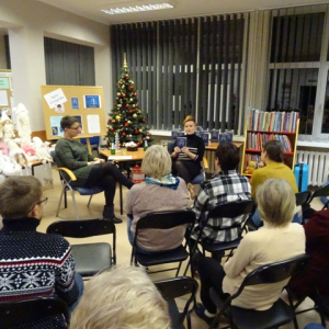 Spotkanie autorskie z Agatą Cieszyńską w bibliotece w Przecławiu.