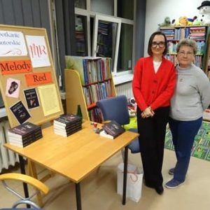 Pamiątkowe zdjęcie z czytelniczką