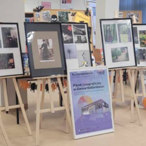 Wystawa fotografii w bibliotece w Przecławiu